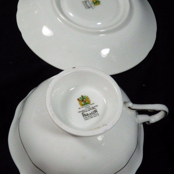 VTG Paragon Fine Bone China England Canada Coat of Arms #515 Cup & Saucer set - Picture 8 of 10